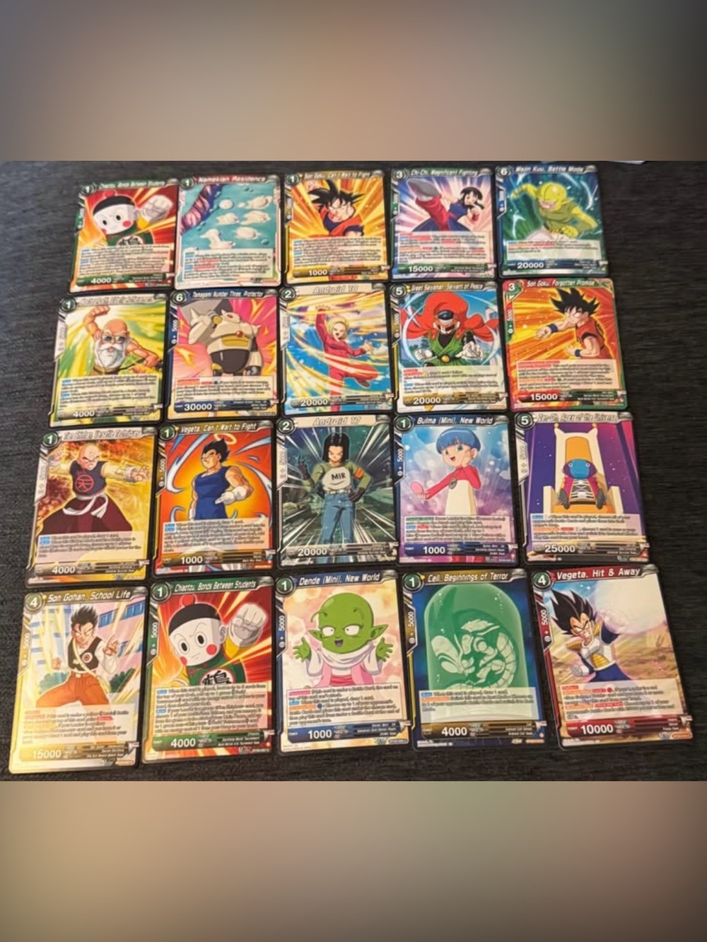 (1) 100 Dragon ball cards in perfect condition